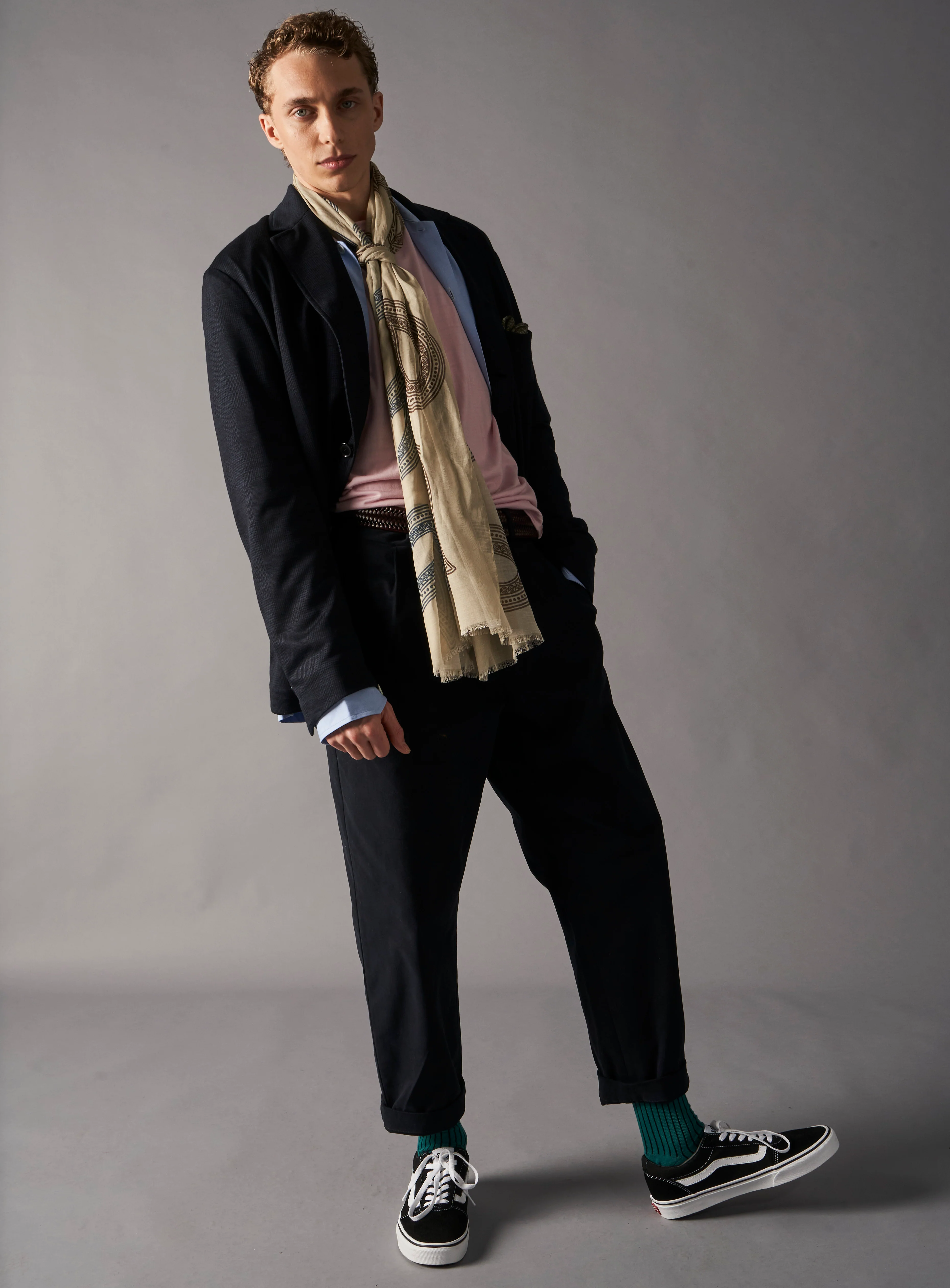 Cotton & Cashmere Wool Cream and Navy Paisley Neck Scarf - Image 4